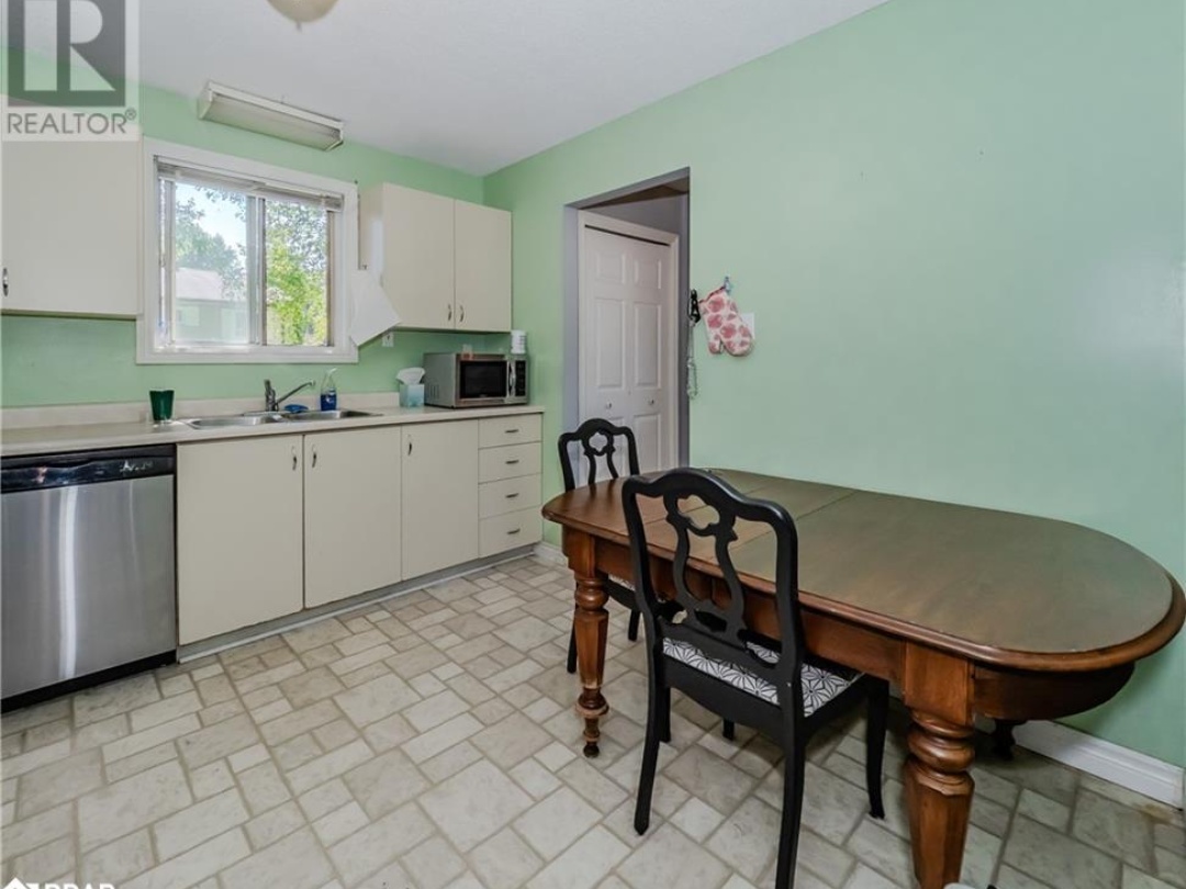 184 FERNWOOD Drive, Gravenhurst