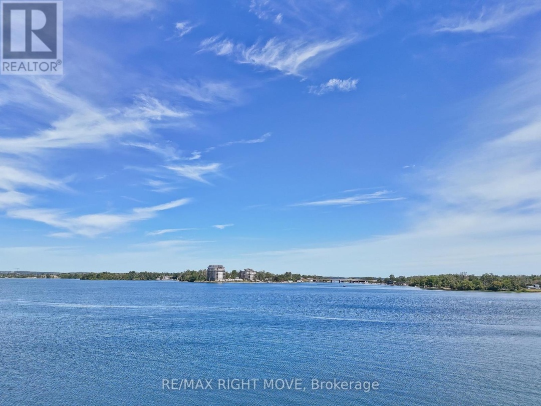 135 CREIGHTON STREET S, Lake Simcoe