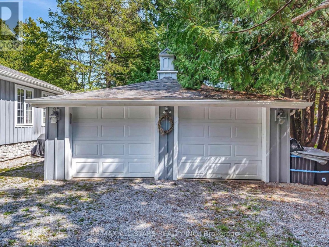 50 BAYVIEW ESTATE ROAD, 
