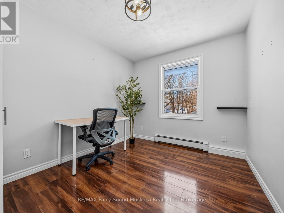 55 A CASCADE STREET E, Parry Sound