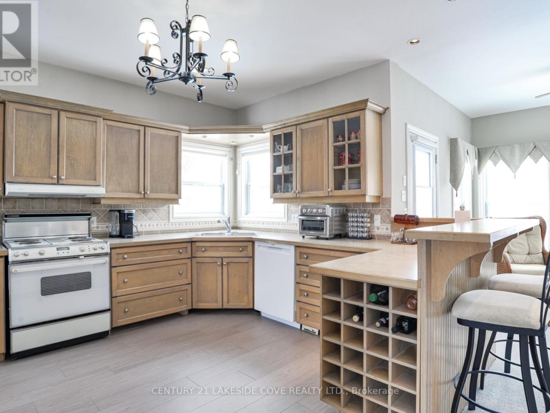 2811 STEPHEN DRIVE, Lake Simcoe