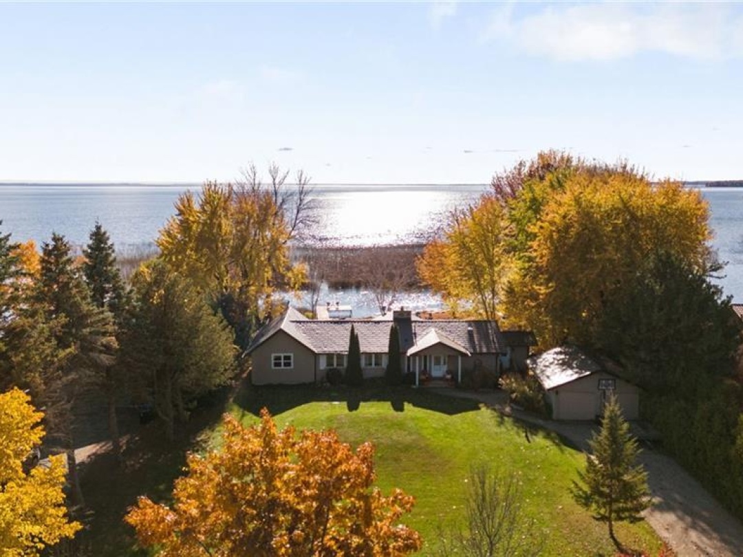 3772 Harry's Lane, Lake Simcoe