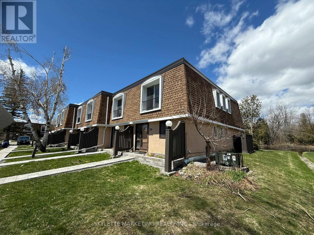 24 - 2 PARADISE BOULEVARD, Lake Simcoe