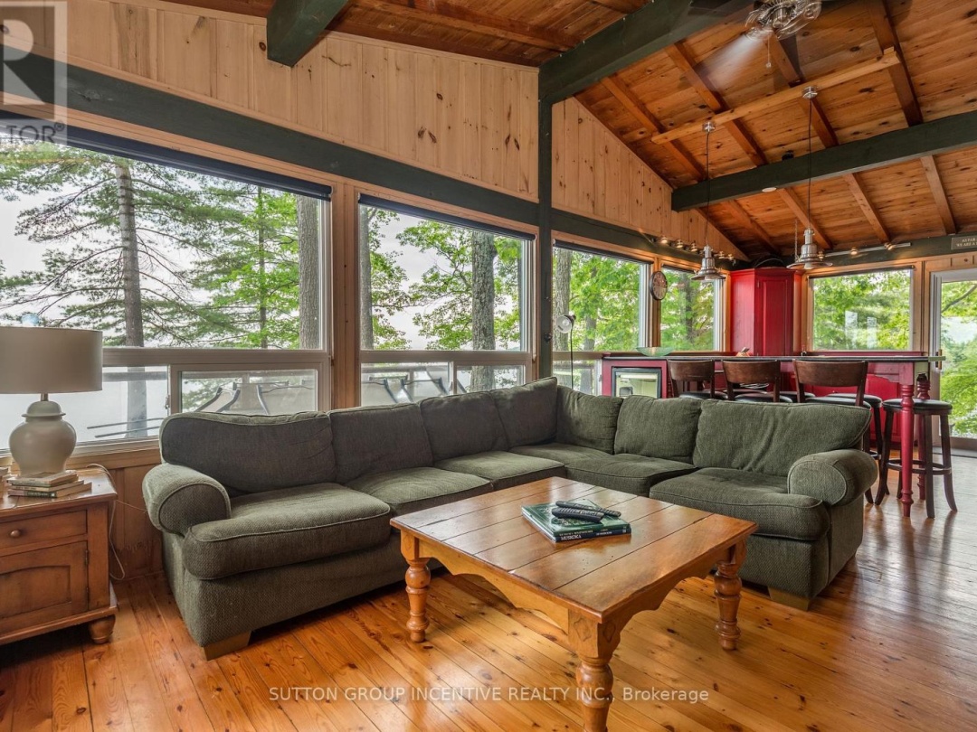 274 Eilean Gowan Island, Bracebridge