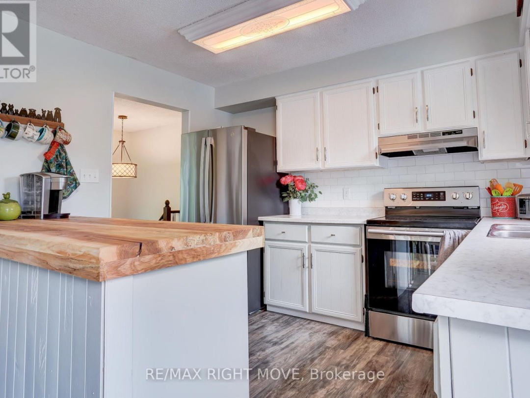 2268 THOMSON CRESCENT, 