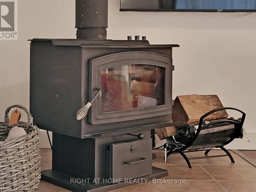 62 ANTIQUARY ROAD, Canal Lake