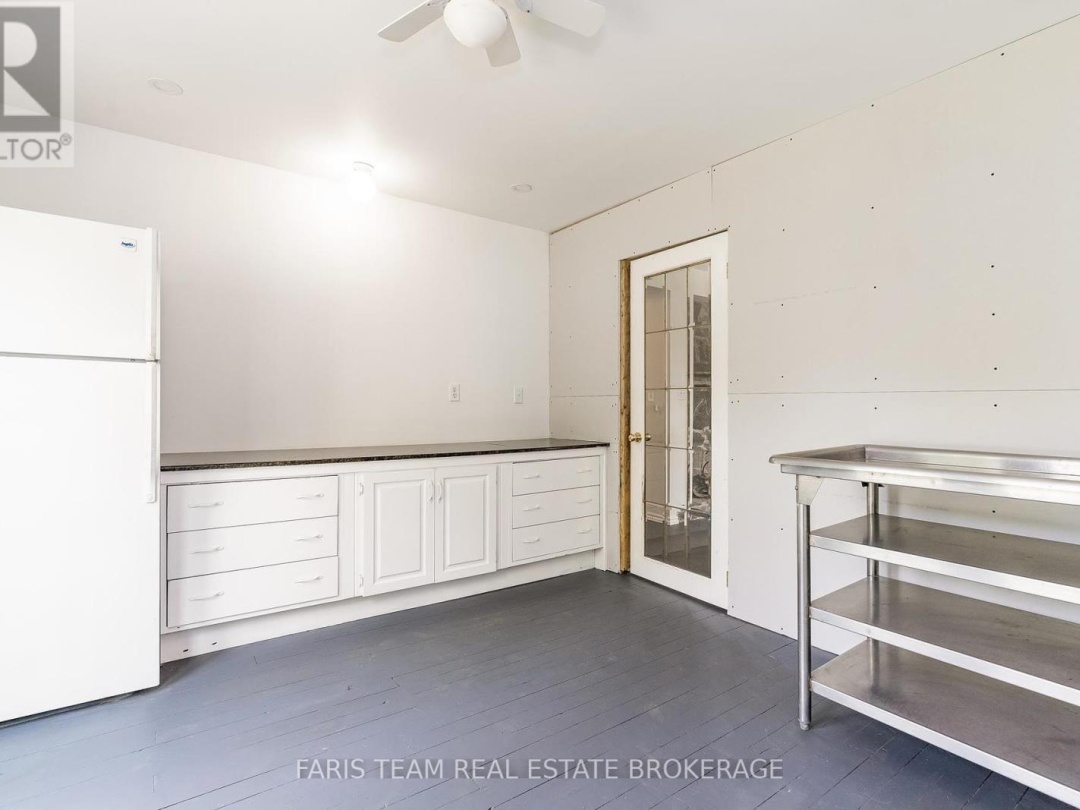 1105 FRASERBURG ROAD, 