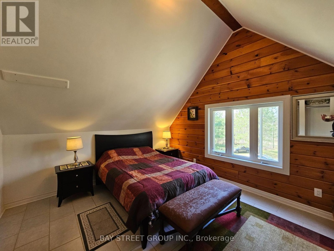 1032 SPRING LAKE ROAD, Bracebridge (Draper)