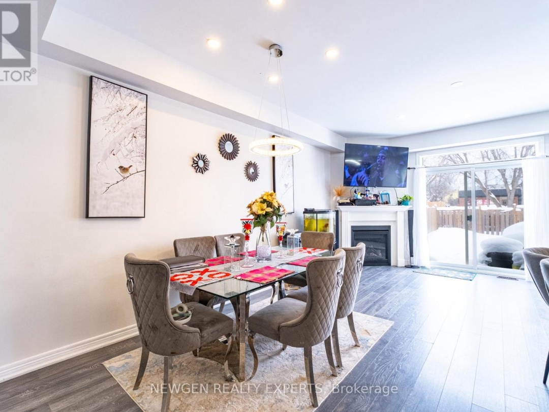 22 CHURCHLEA MEWS, Orillia