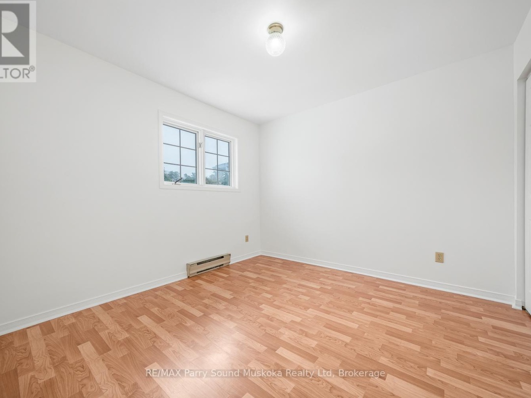 18 GEORGIAN BAY AVENUE, Parry Sound