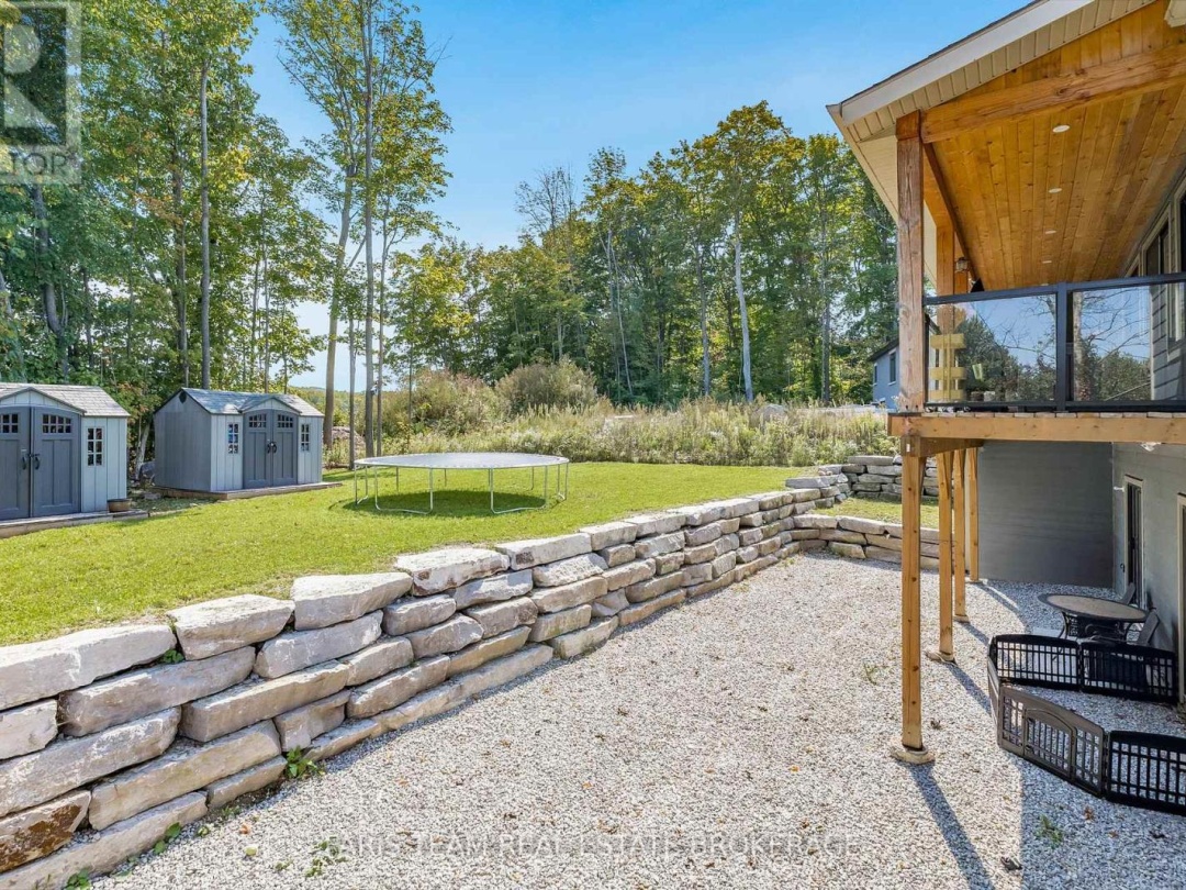 32 LEISURE COURT, 