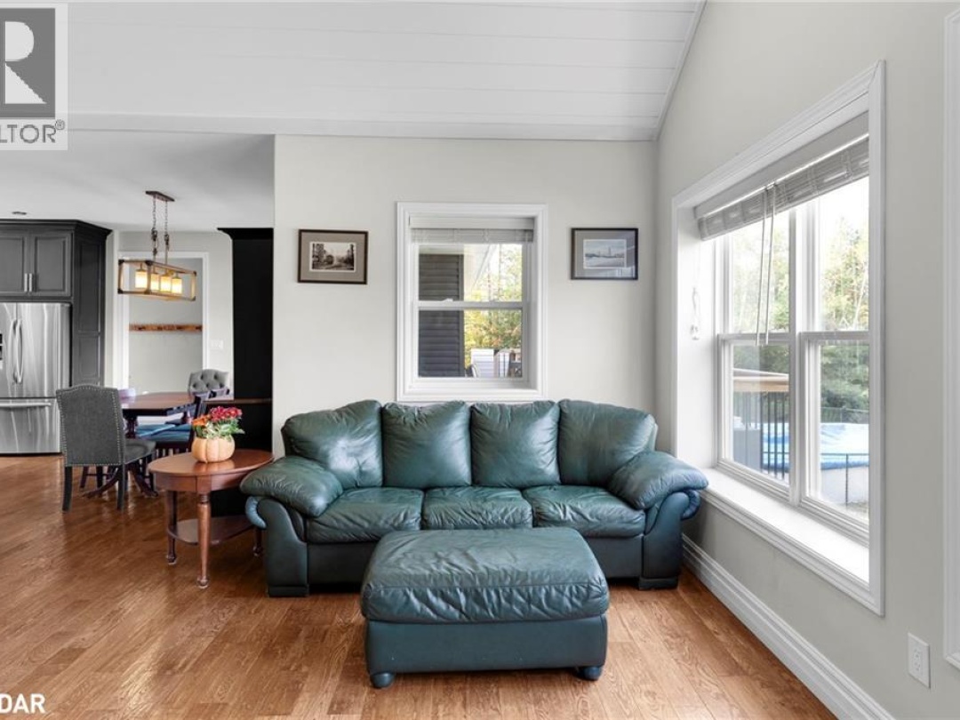 3387 WAINMAN Line, 