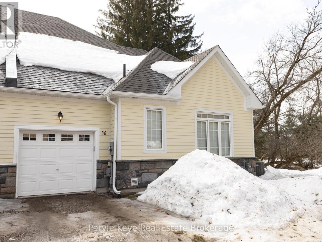 16 LEEDS COURT, Muskoka River