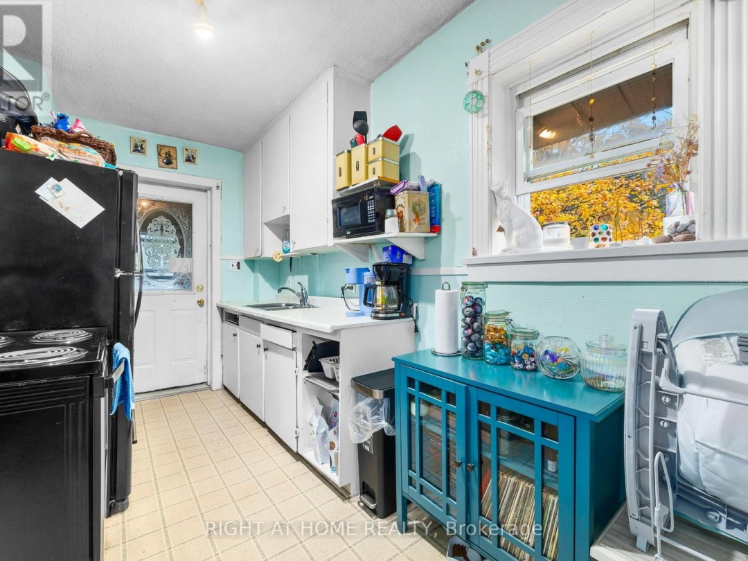 105 GIBSON STREET, Parry Sound