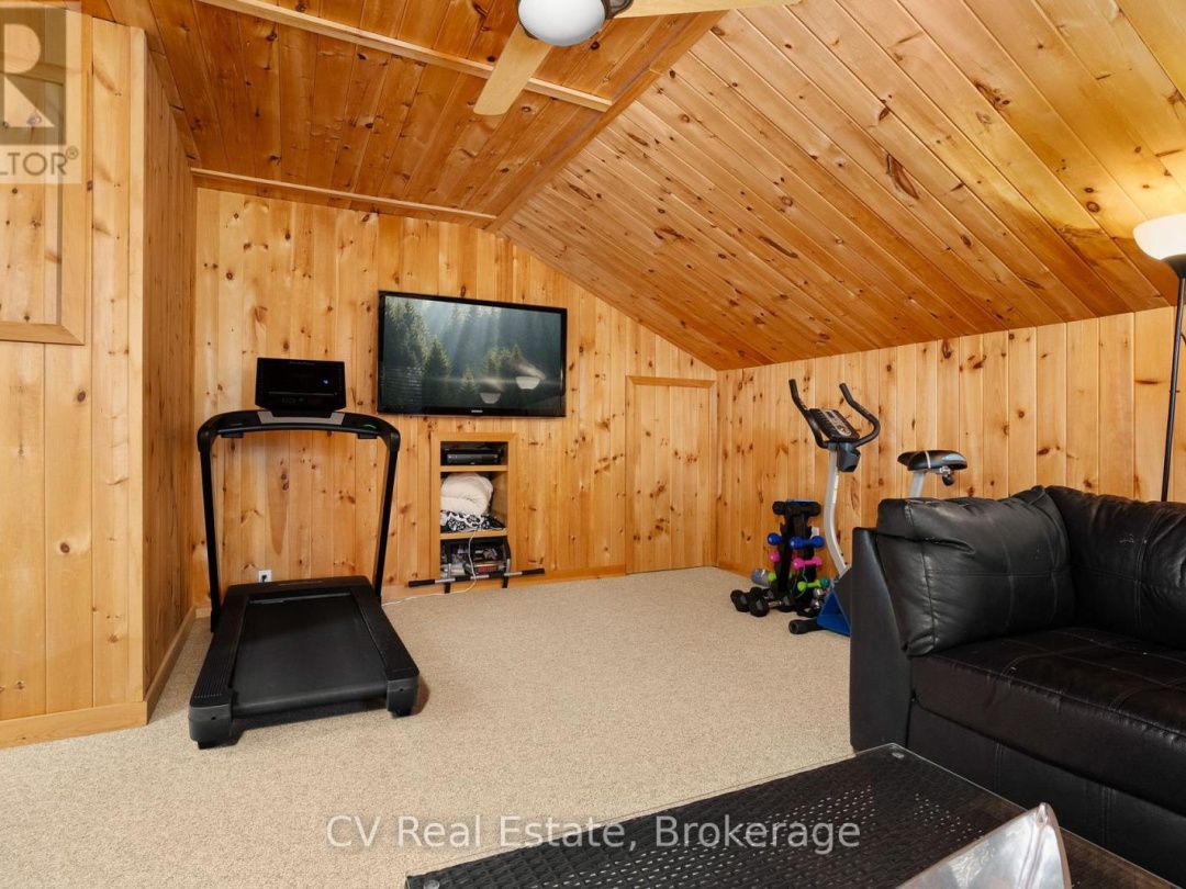 1343 NORTH MULDREW LAKE ROAD, Muldrew-North Lake