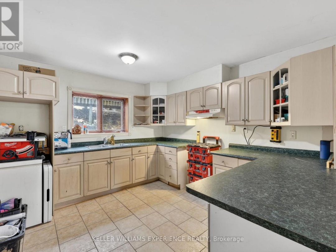 1115 SHERWOOD FOREST ROAD, Muskoka River