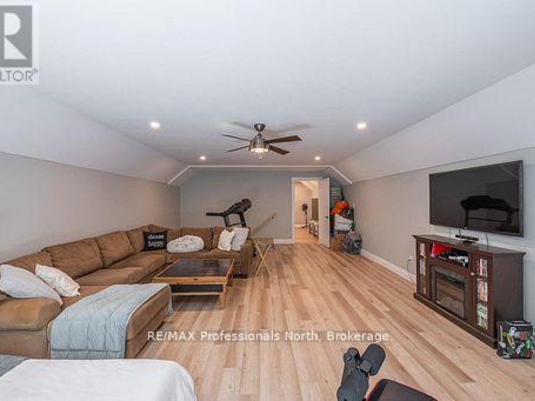 1677 HOSPITALITY ROAD, Minden Hills (Snowdon)