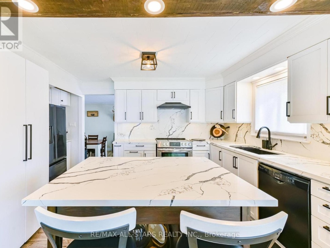 53 MEACHIN DRIVE, Sturgeon Lake
