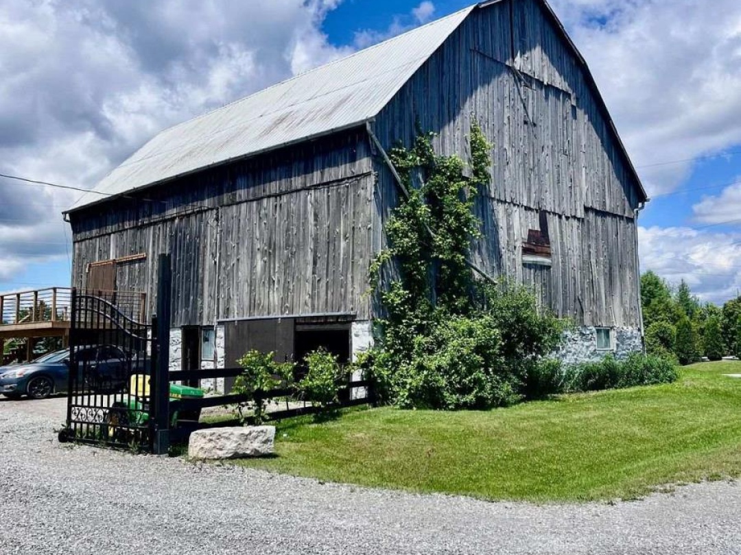 31 BLUE BAY LANE, Cameron Lake