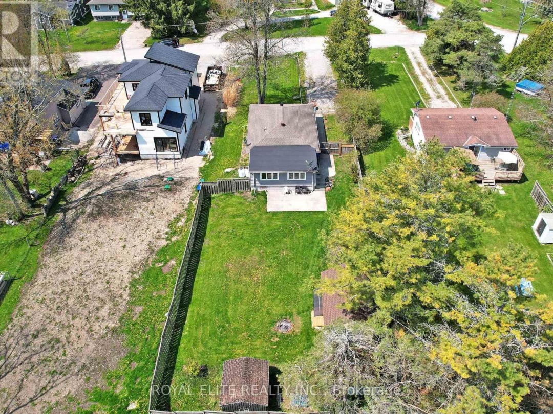 3965 HILLTOP ROAD, 