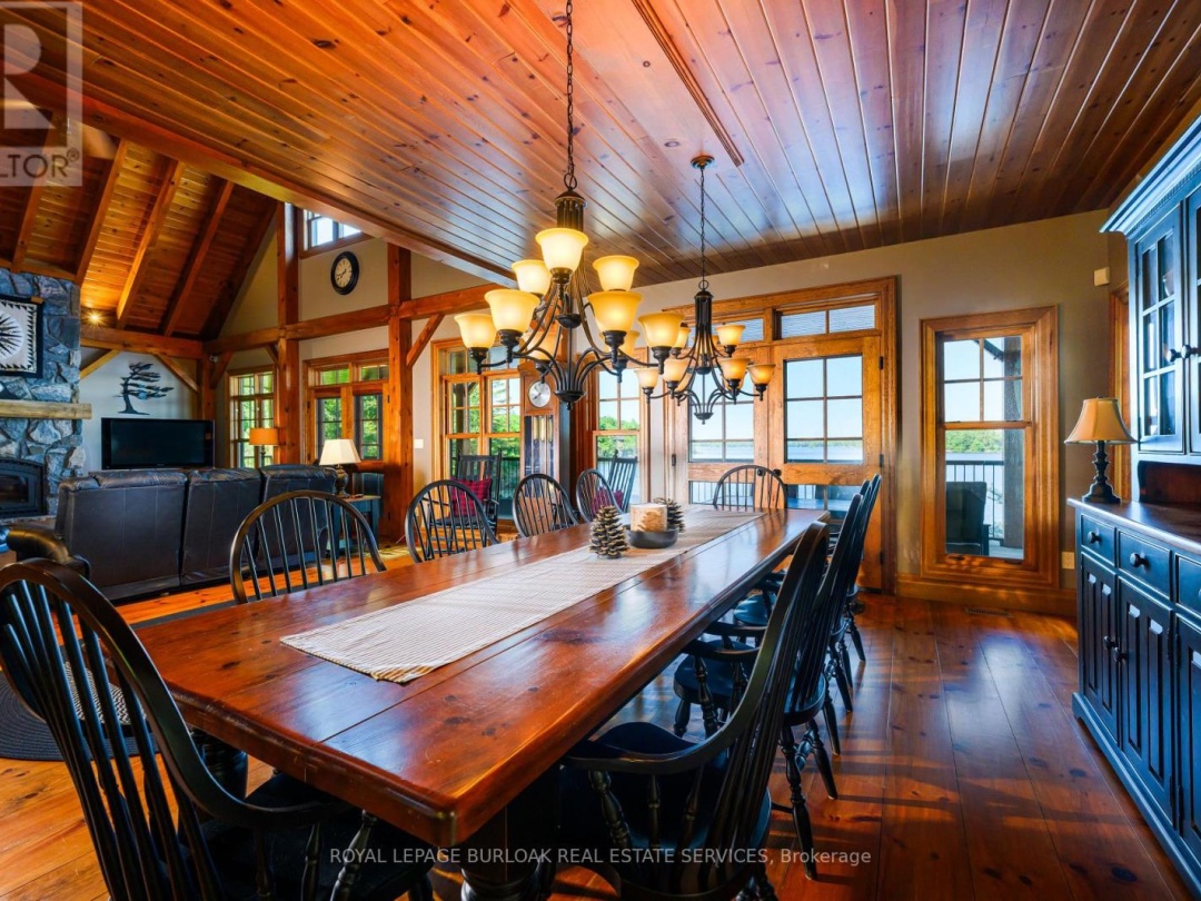 990 HASKETT'S DRIVE, Six Mile Lake