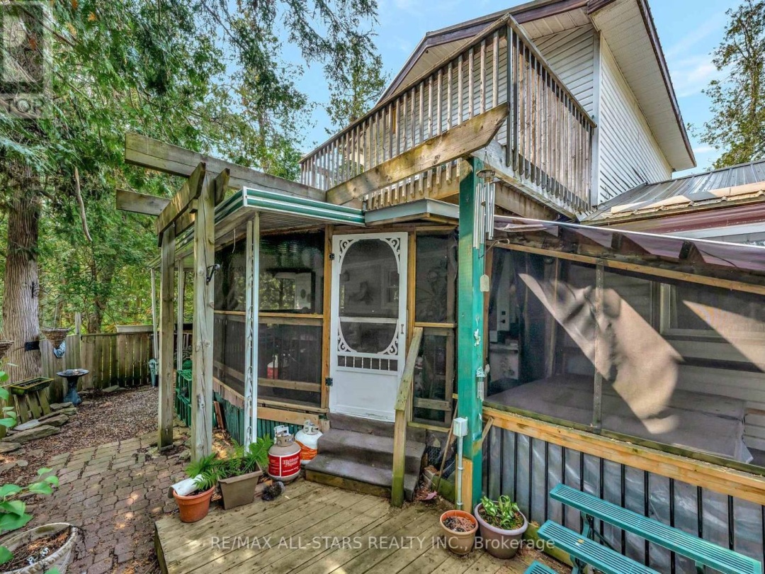 14 WYCHWOOD DRIVE E, Sturgeon Lake