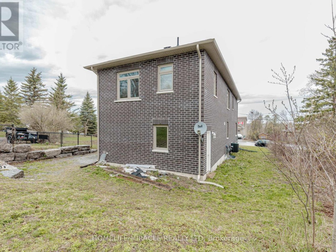 637 Simcoe Street, Brock (Beaverton)