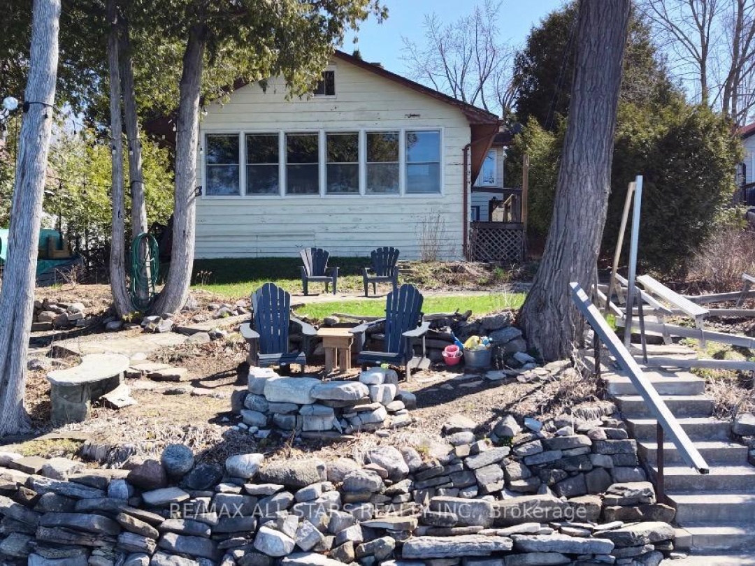 393 HILLSIDE DRIVE, Four Mile Lake