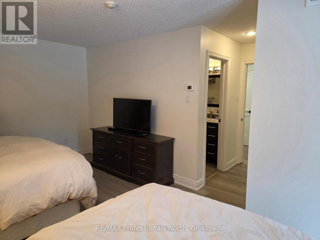 105 - 32 DEERHURST GREENS DRIVE, Peninsula Lake
