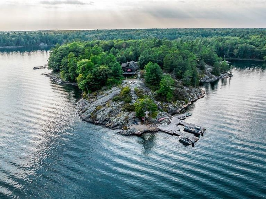 B686 8 Derbyshire Island, Georgian Bay