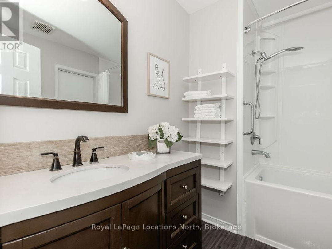 41 - 11 LAGUNA PARKWAY, 
