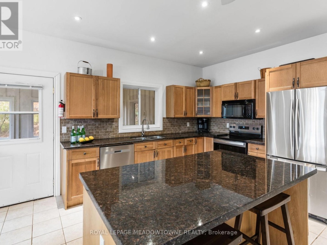 1658 HOSPITALITY ROAD, South Lake