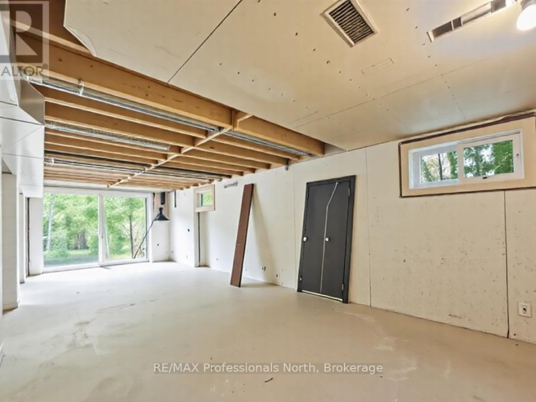 1755 SKYLINE DRIVE, Peninsula Lake