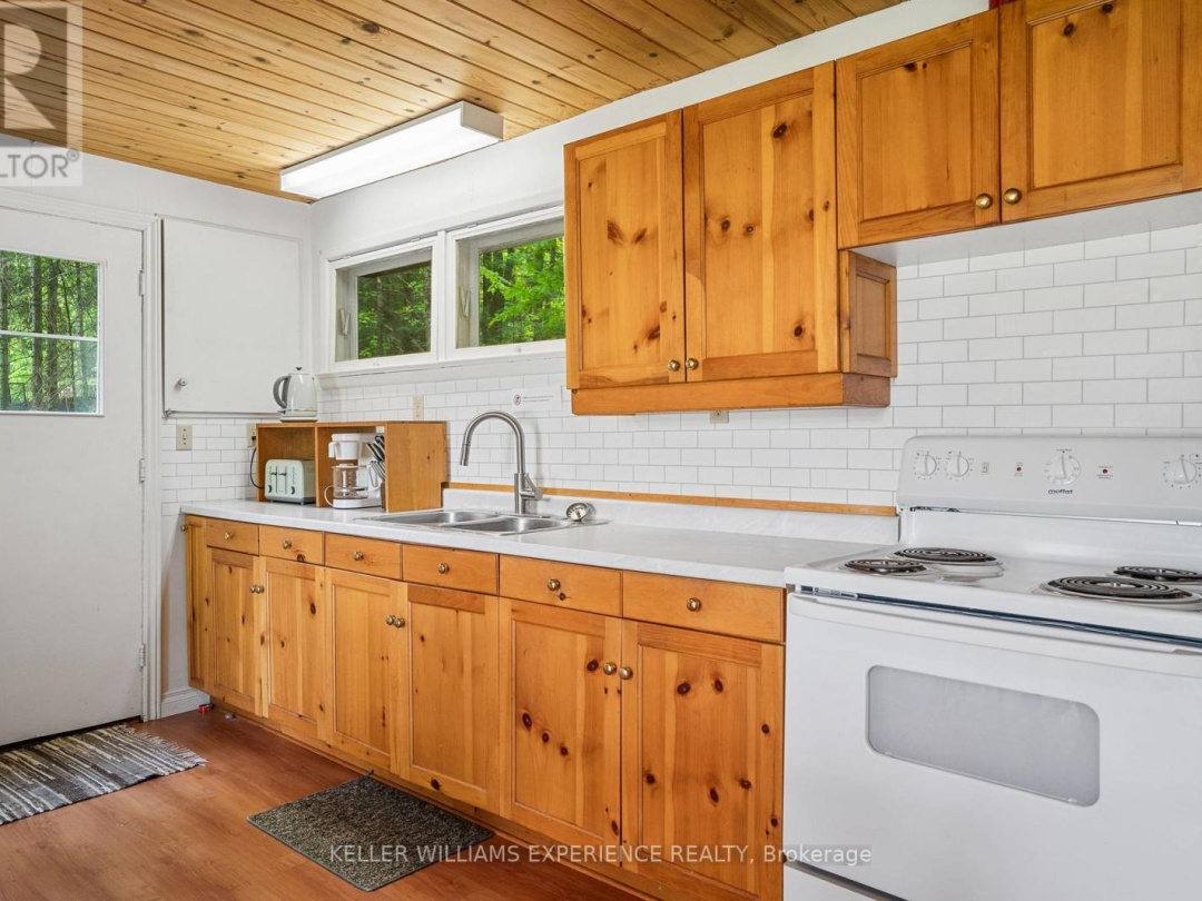 1049 ELSIE BAY DRIVE, Horseshoe Lake