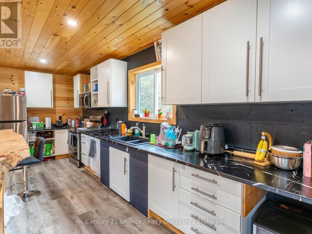 10498 HIGHWAY 118, Algonquin Highlands (Stanhope)