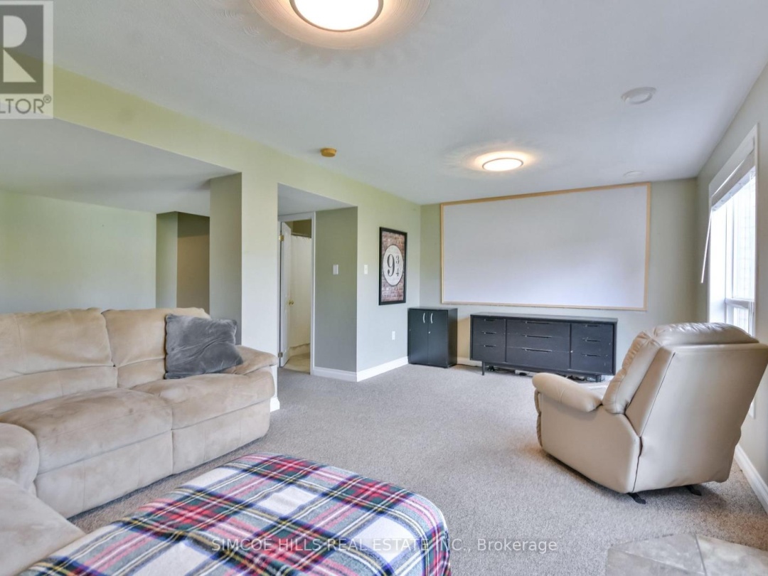 73 VANESSA DRIVE, 