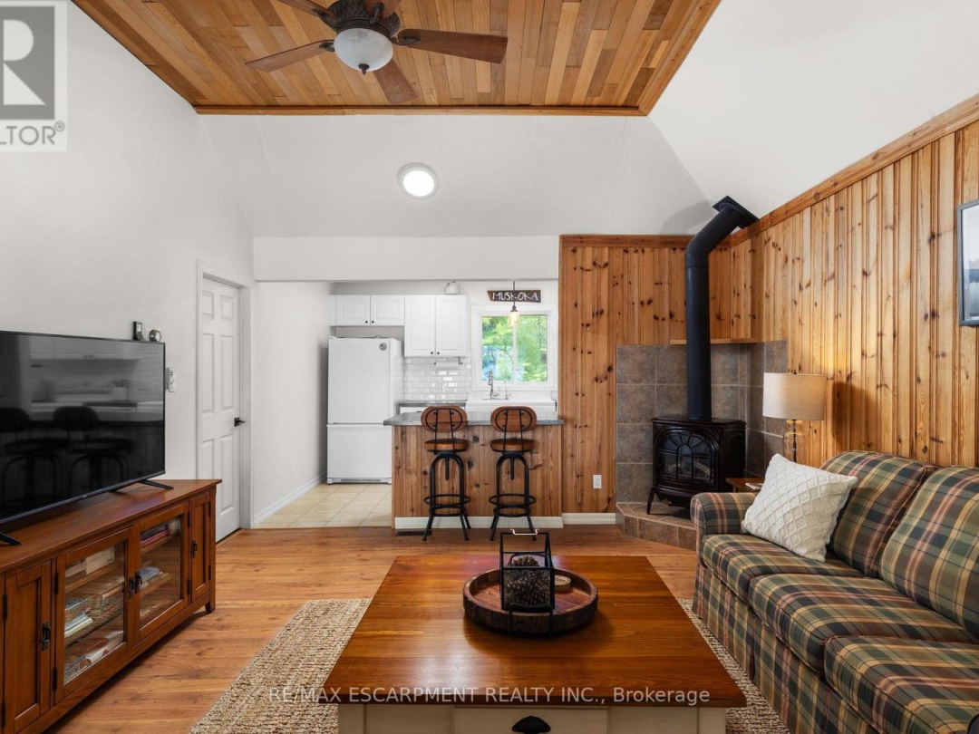 3 - 1166 NORTH SHORE DRIVE, 