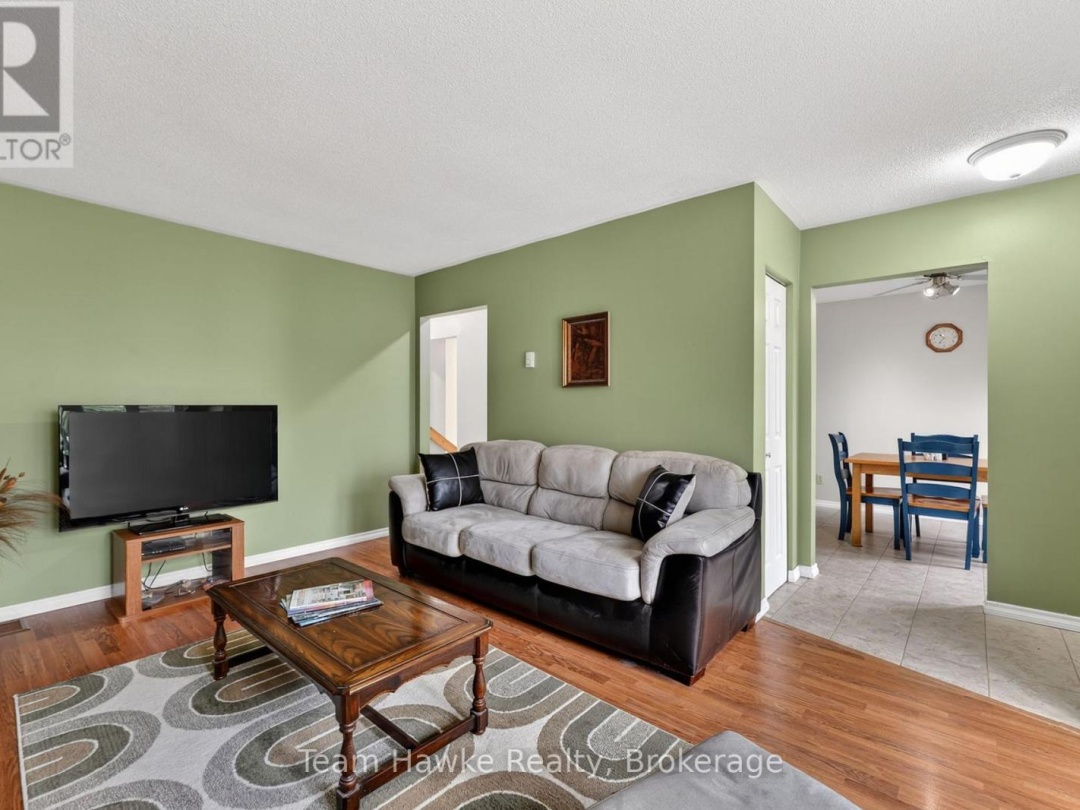 10 SUNSET CRESCENT, Severn (Coldwater)