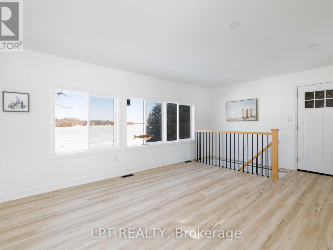 47 MOON POINT DRIVE, Lake Simcoe