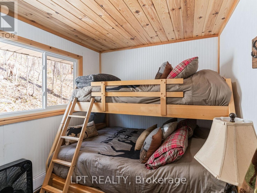 1369 HIPKISS DRIVE, Haliburton Lake