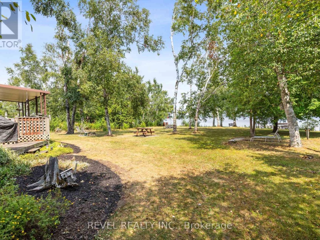 126 PINEWOOD BOULEVARD, Canal Lake