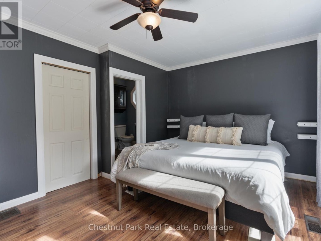 3 CORA STREET E, 
