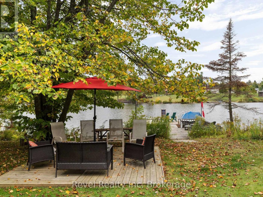 210 BURNETT'S ROAD, Manitouwabing Lake