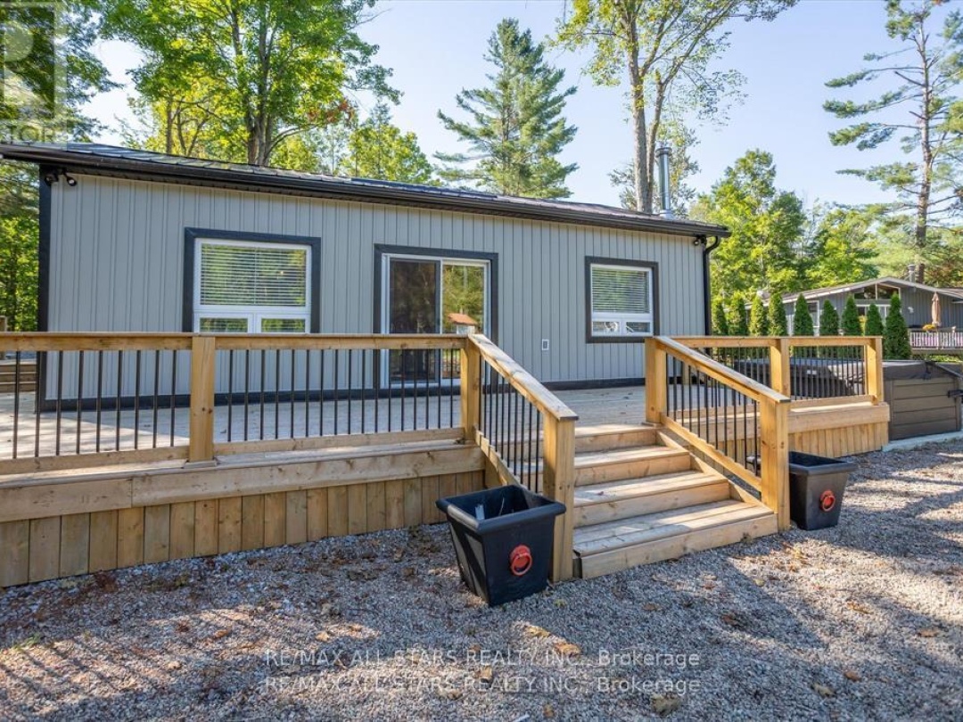 11 LITTLE BAY DRIVE, Gull River