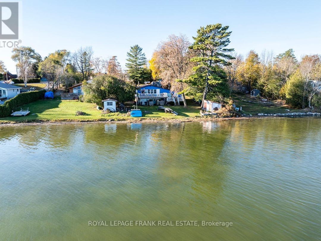 121 Ball Point Road, Scugog Lake