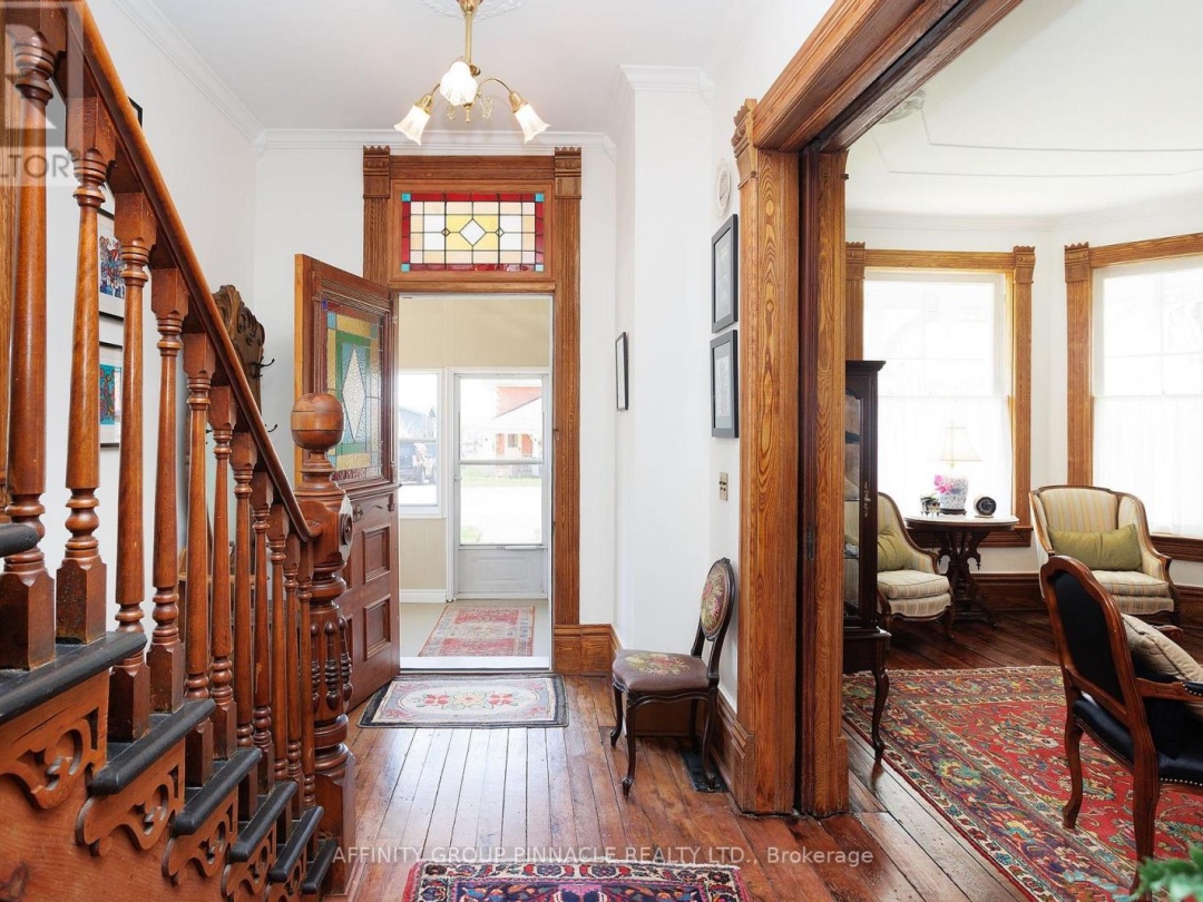 42 OAK STREET, Kawartha Lakes (Fenelon Falls)