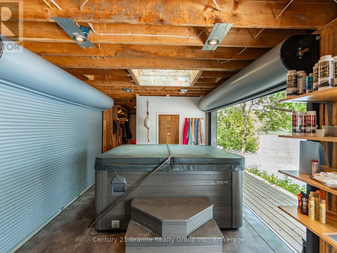 1085 GRACE ROAD, 