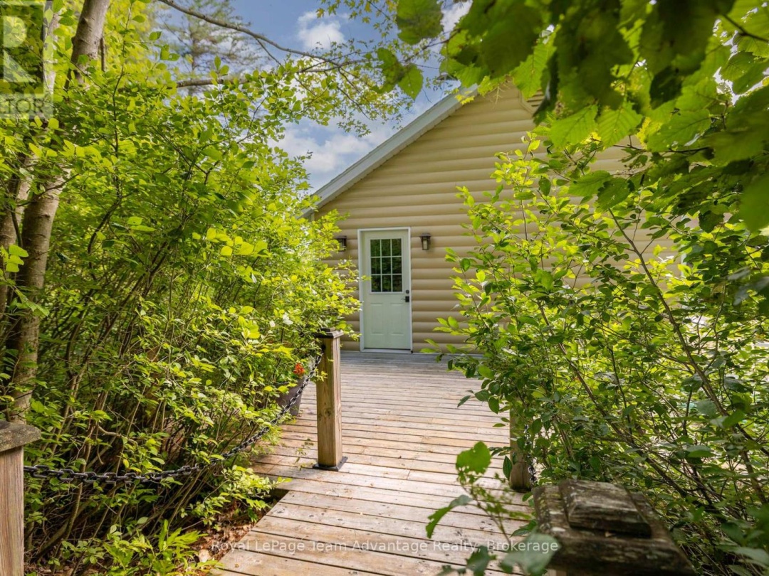 5 FALLINGVIEW TRAIL, 