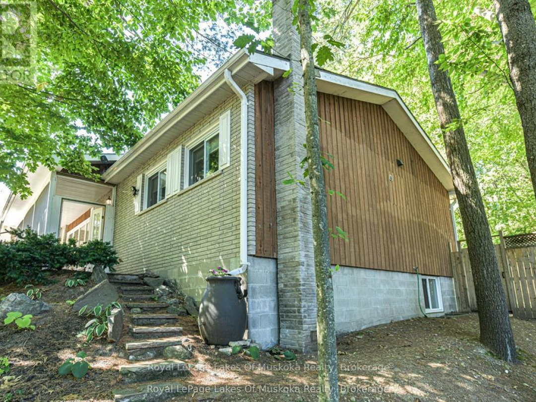115 DOUGLAS STREET, Gravenhurst (Muskoka (S))