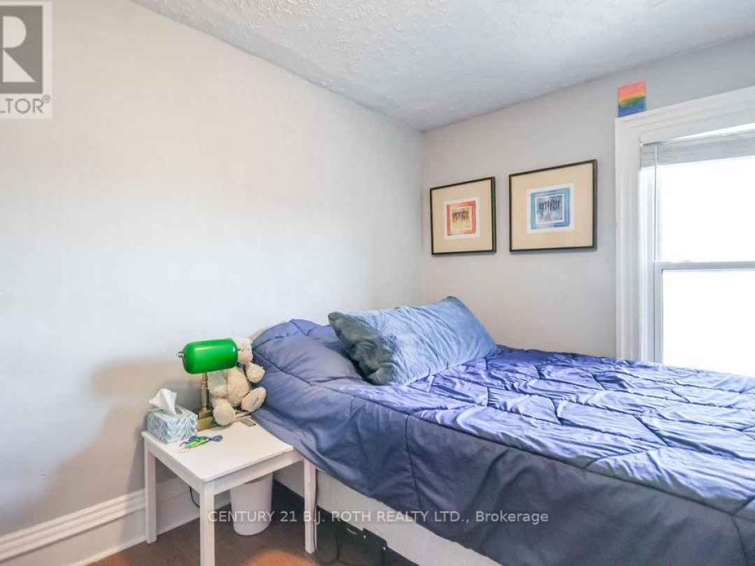 174 BARRIE ROAD, Orillia